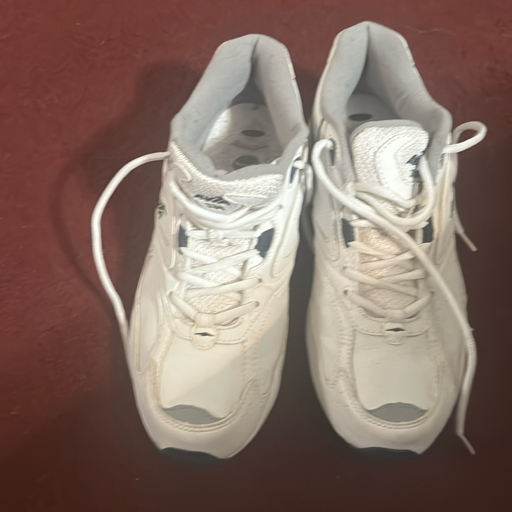 Mens sneakers. Avia brand. Great condition